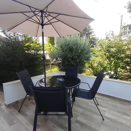 къща симона Konukevi Naousa