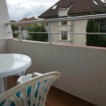 къща симона Konukevi